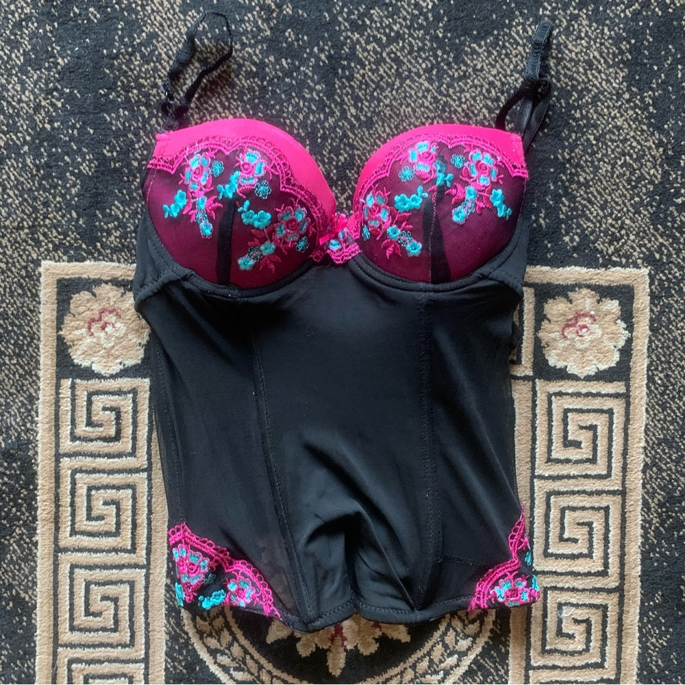 NWOT bra/corset // sz Medium